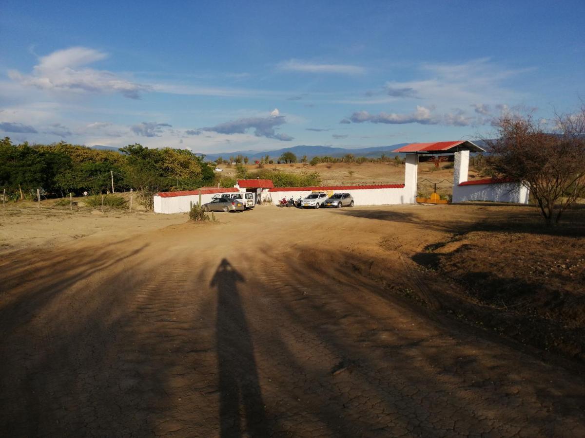 El Penon De Constantino - Tatacoa Hotel Villavieja Kültér fotó